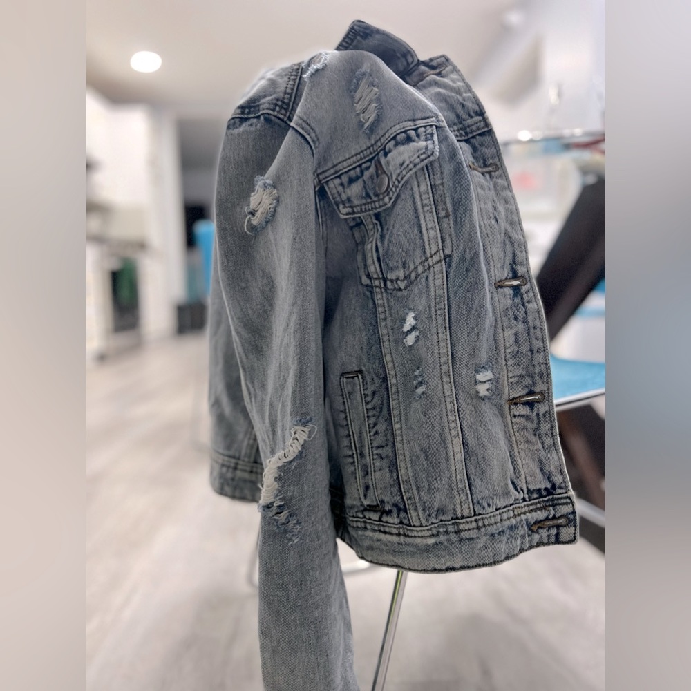 Light Denim Stressed Jean Jacked
